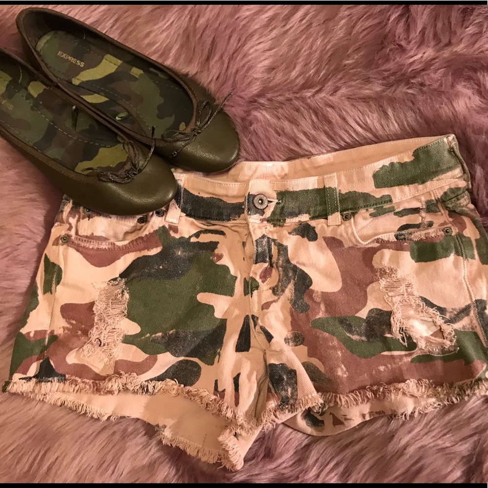 Carmar Distressed Camo Shorts Size 29